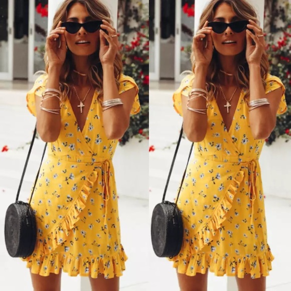 ❗️Sale V-neck Yellow Floral Wrap Ruffle Sundress - Picture 2 of 4